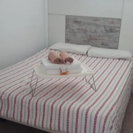 Very Good Place And Sunny ארונה